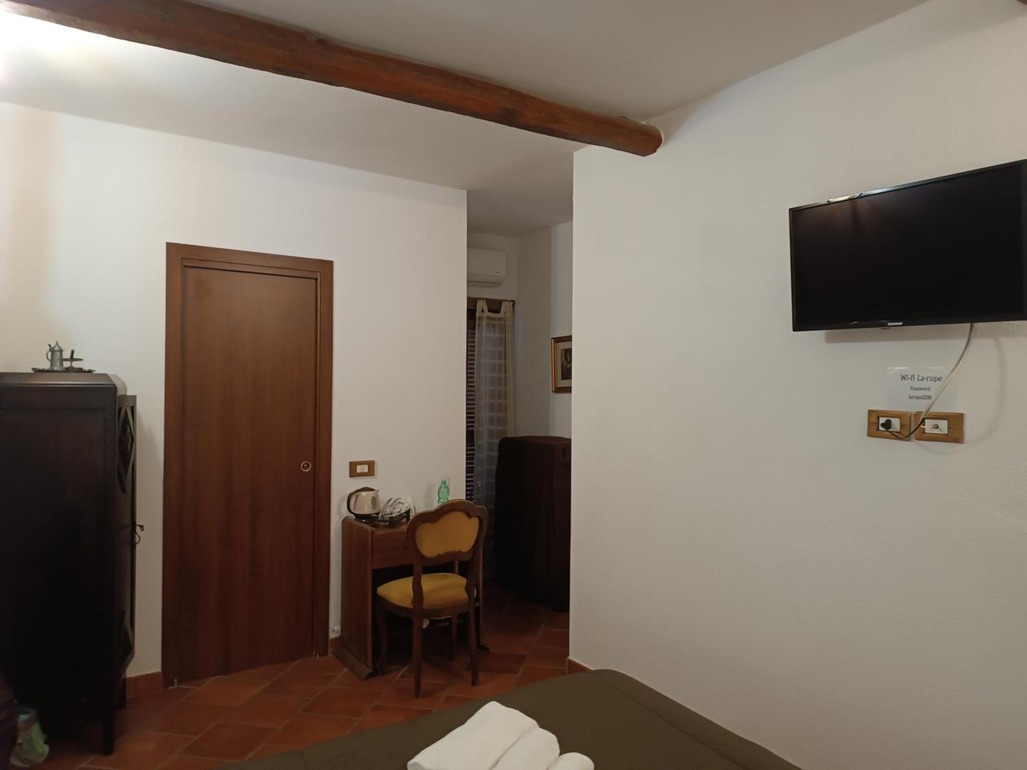 La Rupe Bed And Breakfast Norma Kamer foto