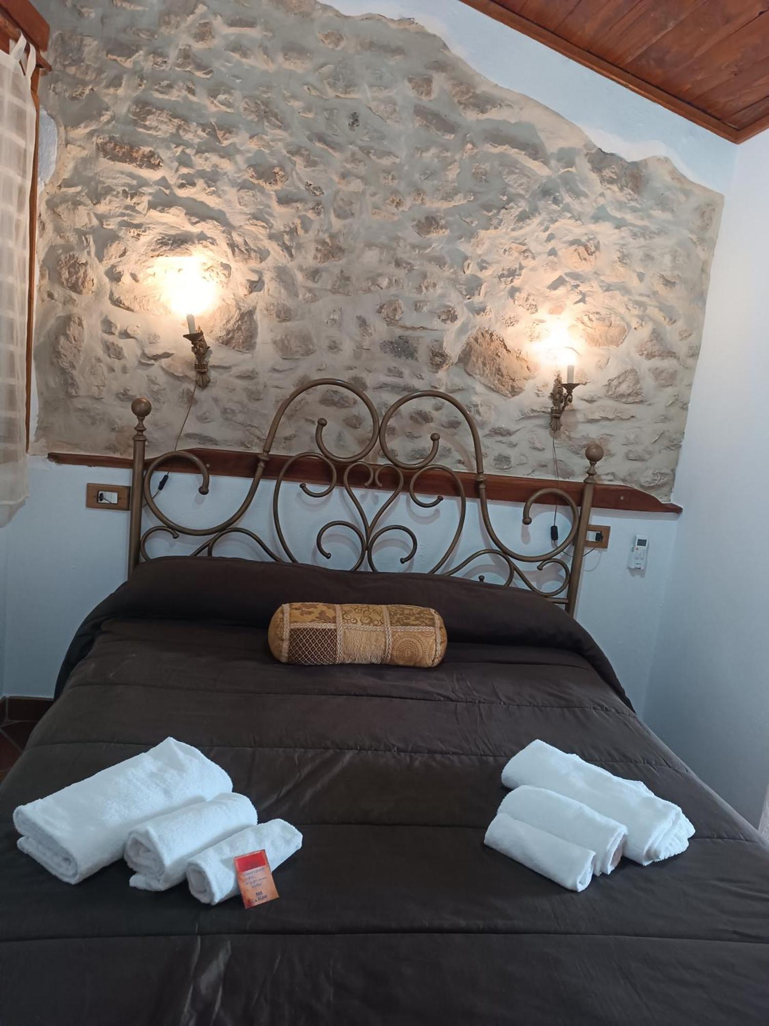 La Rupe Bed And Breakfast Norma Kamer foto